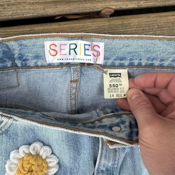 The Series NY Custom Reworked Floral Design Paper Tag Levi's 550 Mom Style Jeans - Picture 7 of 7